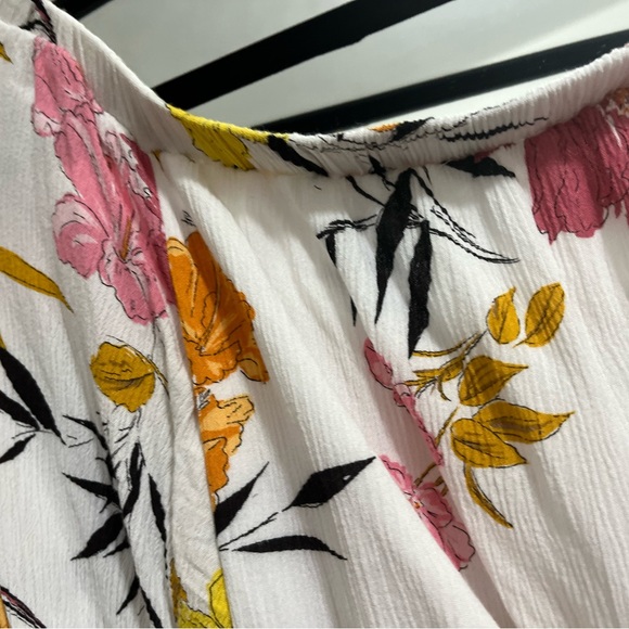 GUESS Off Shoulder Nidia Top Size XL - Picture 4 of 9